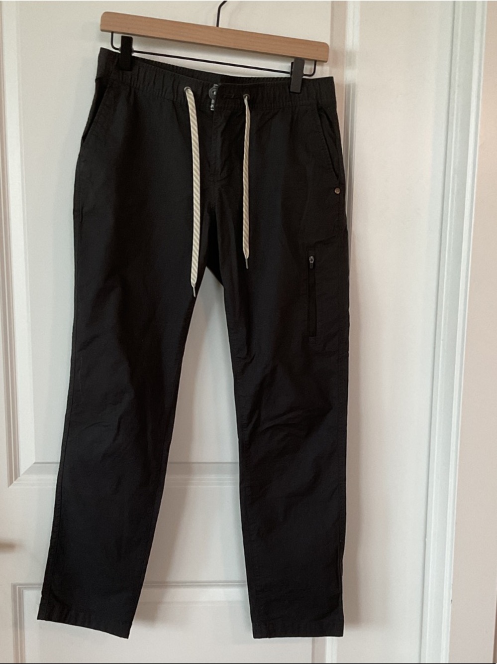 Vuori Black Straight-Leg Cargo Pants with Contrast Drawstring